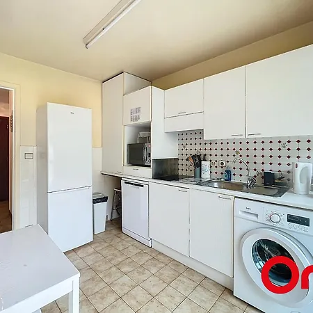 Spacieux 2 Pieces Avec Piscine, Terrasse Et Parking, Proche Plages Et Commodites - Garavan - Fr-1-647-38 Apartment *